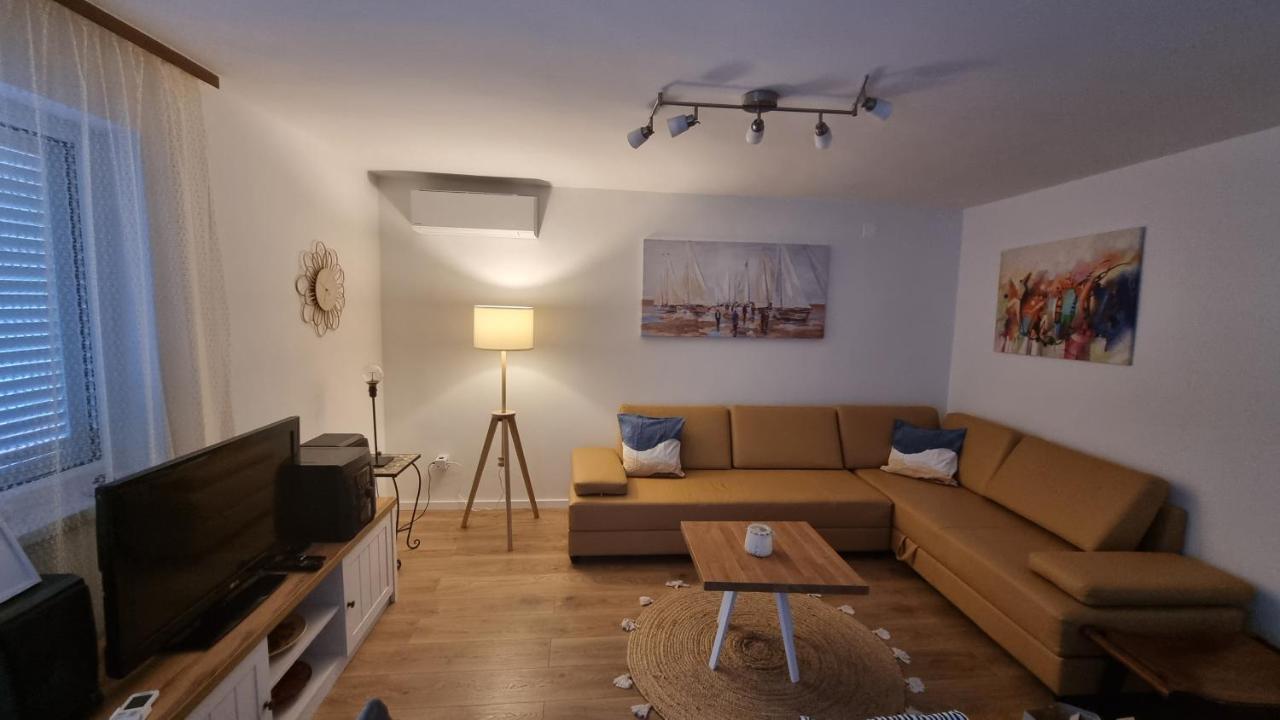 Apartman Z12 Lägenhet Kornić Exteriör bild