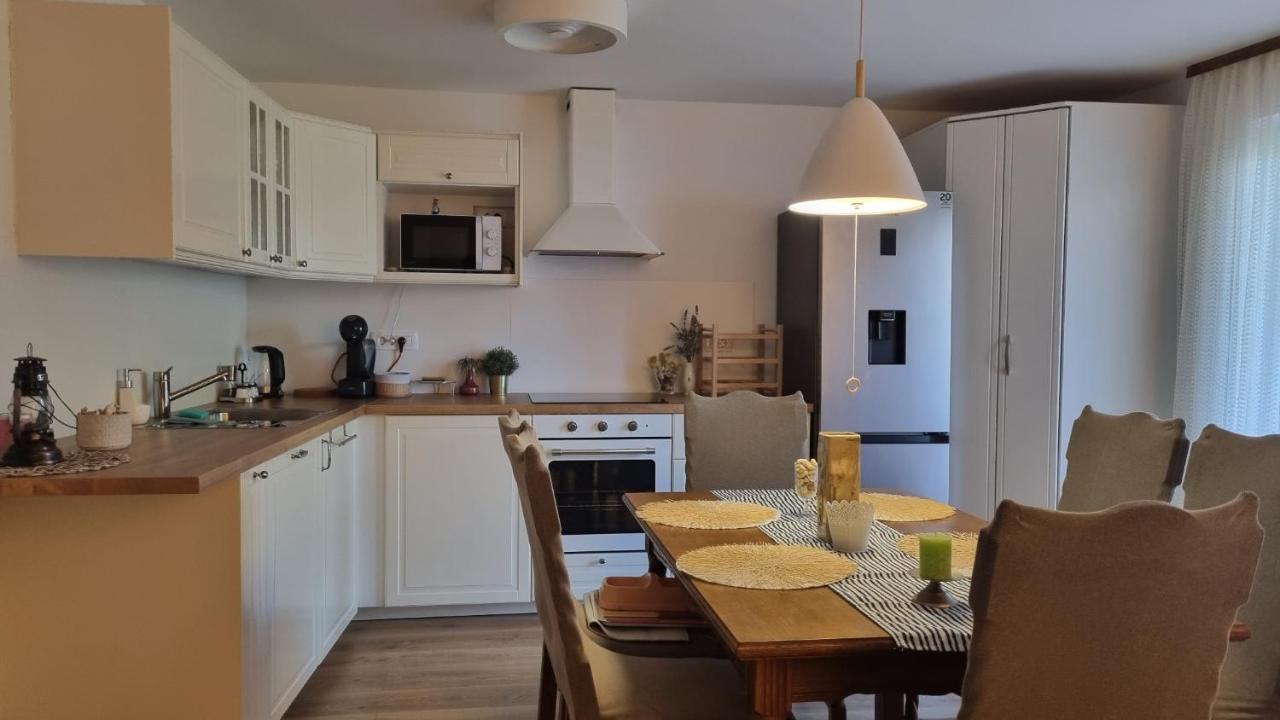 Apartman Z12 Lägenhet Kornić Exteriör bild